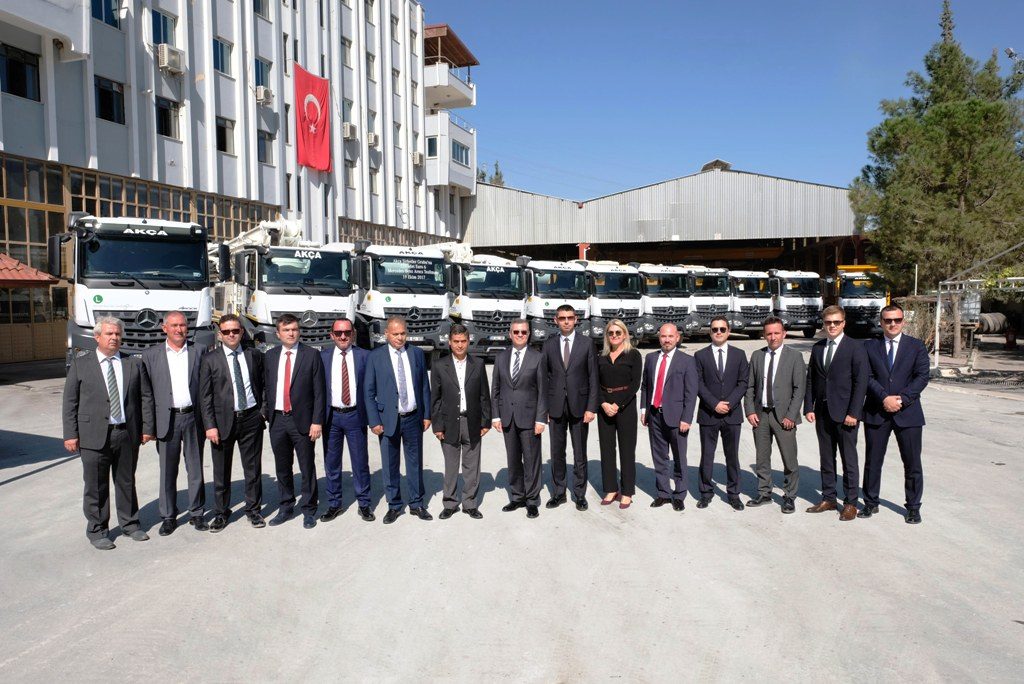 MERCEDES-BENZ TÜRK 125 ADET AROCS’U TESLİM ETTİ