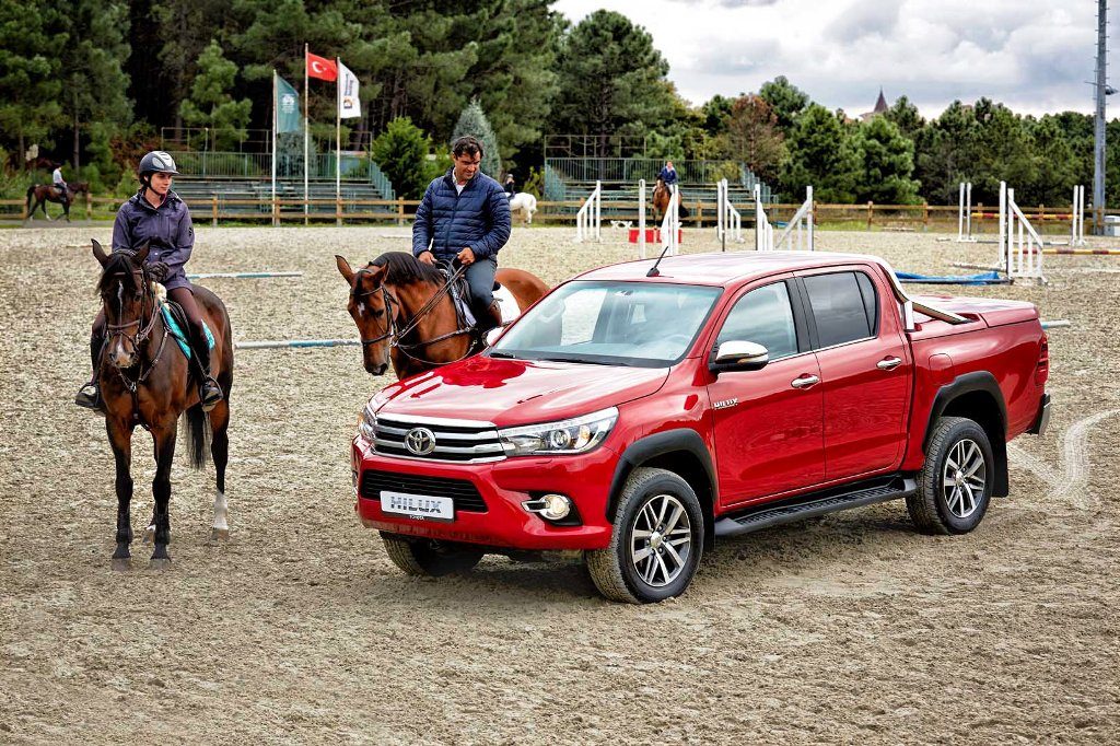 HILUX YENİDEN LİDER OLDU