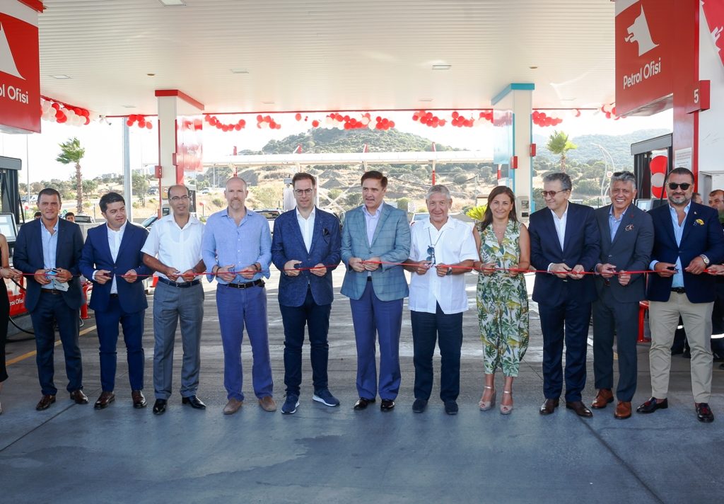 Petrol Ofisi’nin güneş enerjili istasyonu Türkiye’nin de ilklerini oluşturuyor