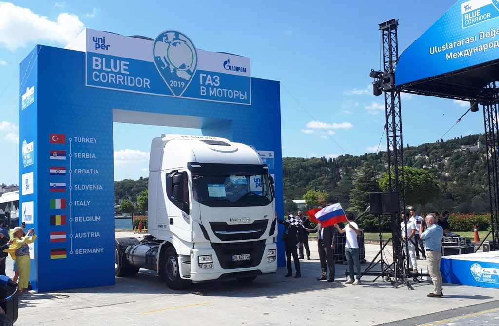 IVECO, Mavi Koridor Rallisi’ne 2 Stralis NP LNG’li çekici ile katıldı