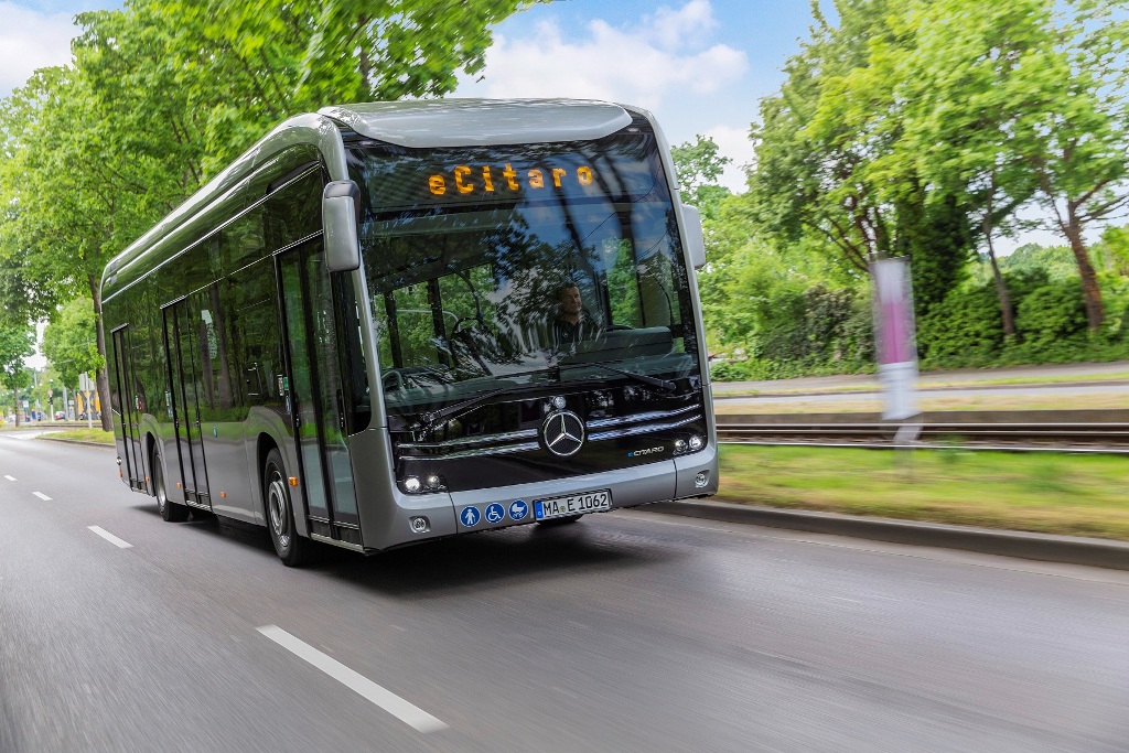 Mercedes-Benz, “Bilim ve Teknoloji Haftası”nıAR-GE çalışmalarıyla kutladı