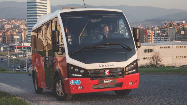 Karsan teslimatta hız kesmiyor