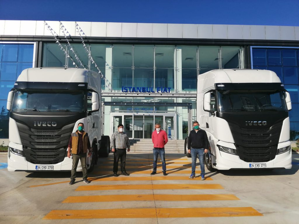 IVECO’dan Metroport’a 2 adet S-WAY çekici teslimatı