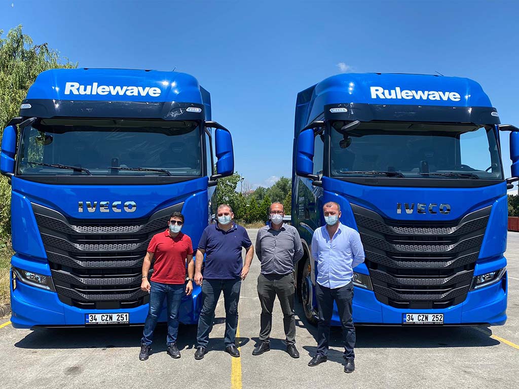 IVECO’dan Murphy’ye 10 adet S-WAY çekici teslimatı