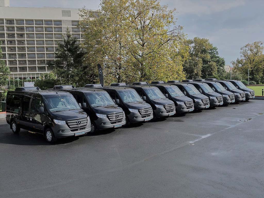 Mercedes, İlk 10+1 koltuklu Sprinter modelinin teslimatını yaptı