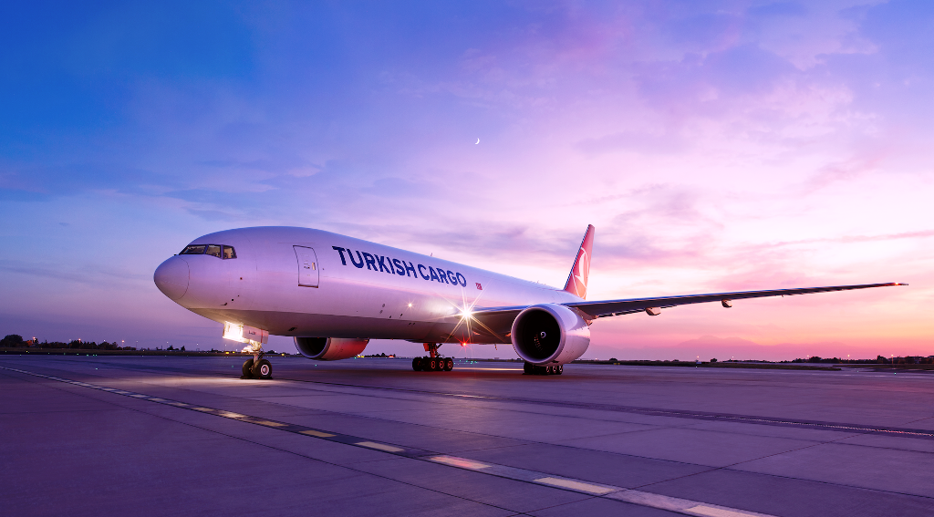 Dünyanın en geniş direkt kargo uçuş ağına sahip Turkish Cargo, global hava köprüsü oluşturmaya devam ediyor