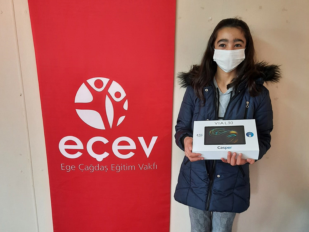 IVECO Türkiye’den, Ege Çağdaş Eğitim Vakfı(EÇEV) iş birliği ile Covid 19 mağduru çocuklara destek