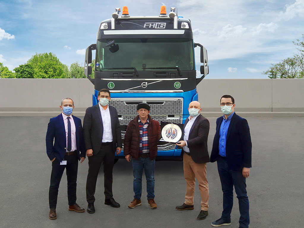 Zafer Kardeşler Uluslararası Ağır Nakliyat, Volvo FH16 8×4 çekiciyi tercih etti