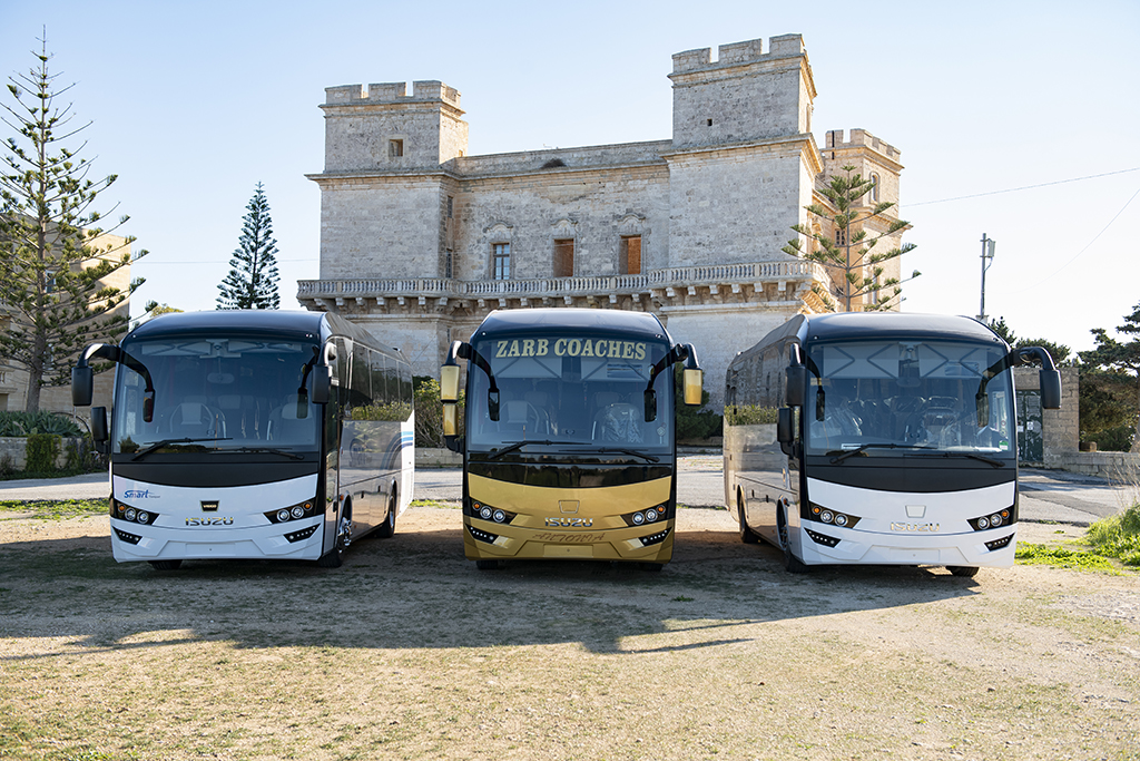 Anadolu Isuzu Visigo RHD aracı ile ilk kez Malta yollarında