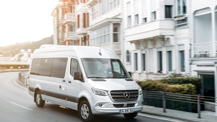 Mercedes-Benz Nisan ayında kazandırıyor