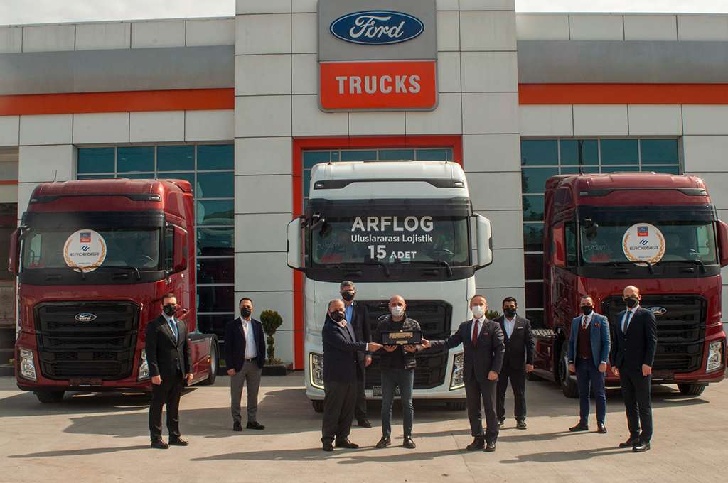 Ford Trucks’tan ARF Lojistik’e 15 adet ödüllü F-MAX teslimatı