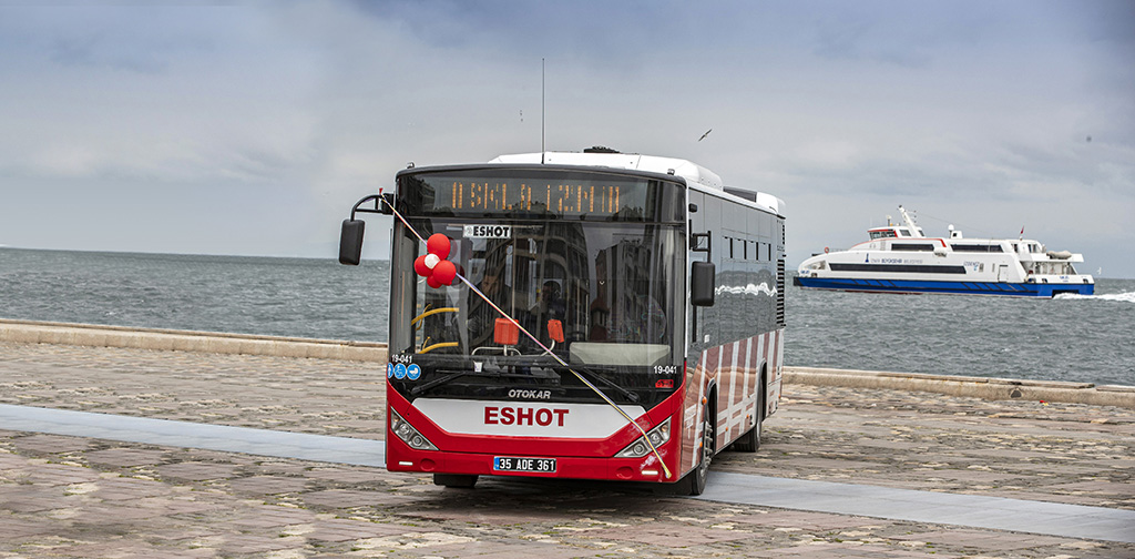 İzmirlileri taşıyacak 364 Otokar otobüsü törenle hizmete başladı