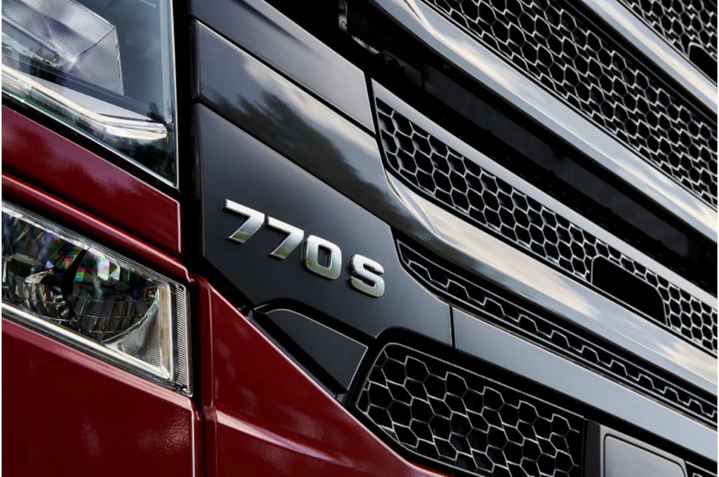 Scania 770 S, alanında uzman gazetecilerden tam not aldı