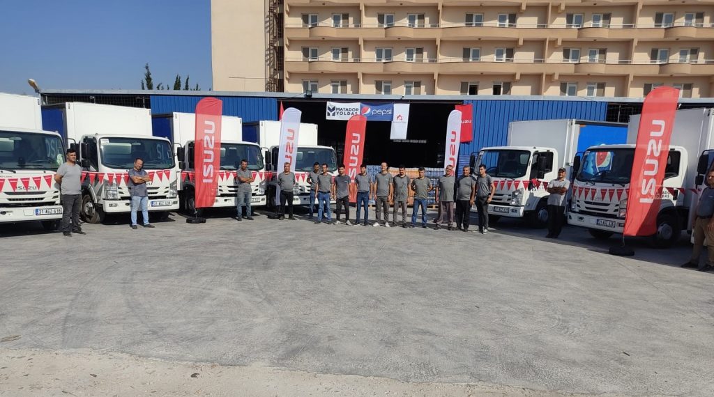 Anadolu Isuzu Matador Yoldaş’a 15 adet NPR model kamyon teslimatı gerçekleştirdi.