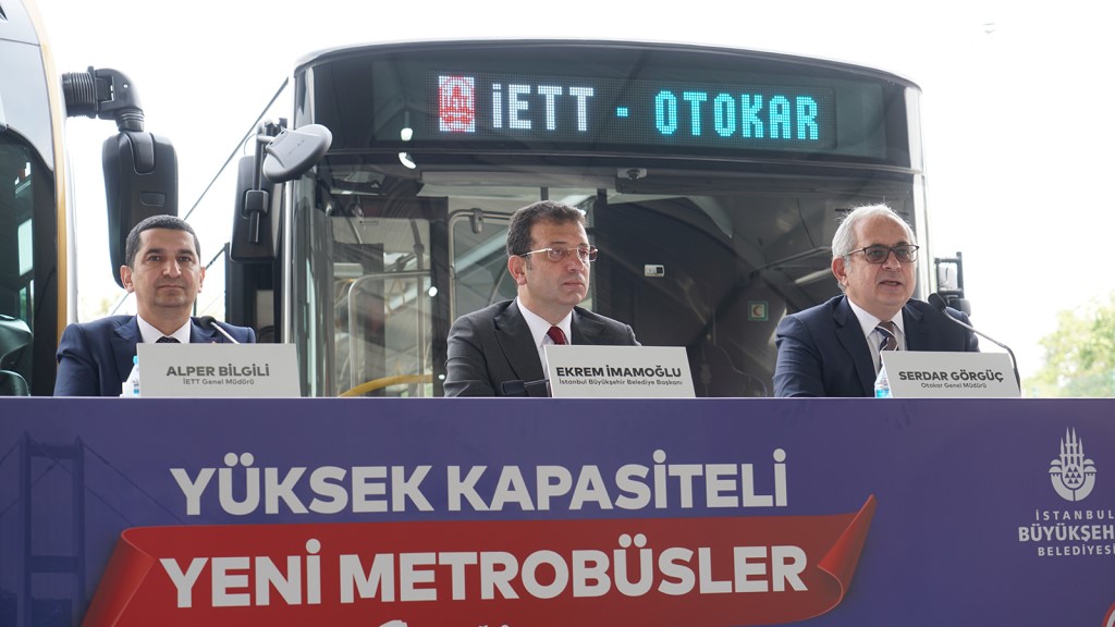 Mega kent İstanbul’un 100 yeni Otokar metrobüsü için imzalar atıldı