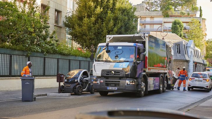 FRANSA’DA YÜRÜTÜLEN ATIK TOPLAMA HİZMETİNE 10 ADET DAHA RENAULT TRUCKS ELEKTRİKLİ KAMYON