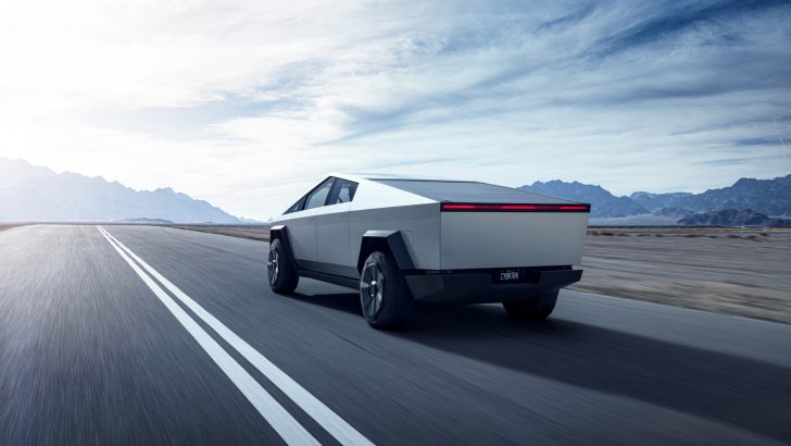 Elon Musk, Tesla Cybertruck’ın 2022’nin sonlarına kadar ertelendiğini doğruladı