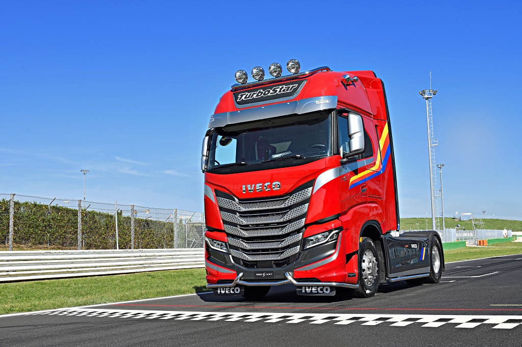 IVECO, efsane TurboStar anısına IVECO S-WAY Özel Seriyi tanıttı