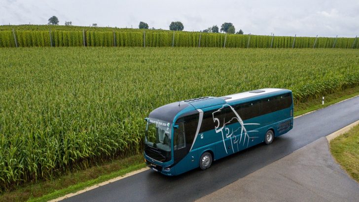 Sustainable Bus Award’da Seyahat Otobüsü kategorisinde MAN Lion’s Coach ‘Sustainable Bus of the Year 2022’ seçildi.