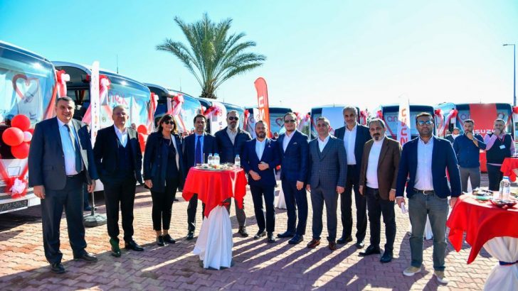 Anadolu Isuzu’dan Anex Tour’a 17 yeni NovoLux otobüs teslimatı