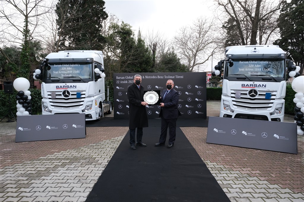 Mercedes-Benz Türk, Barsan Global Lojistik’e 320 adet Actros 1848 LSnrL teslim etti