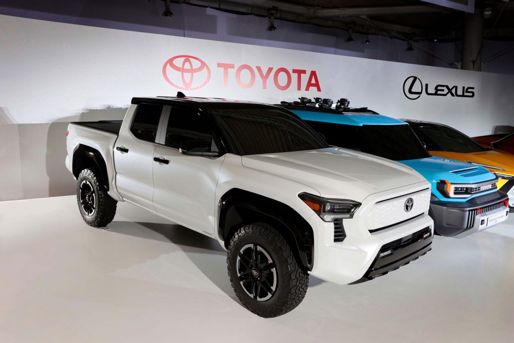 Toyota 2030’a kadar 30 bataryalı elektrikli model sunacak