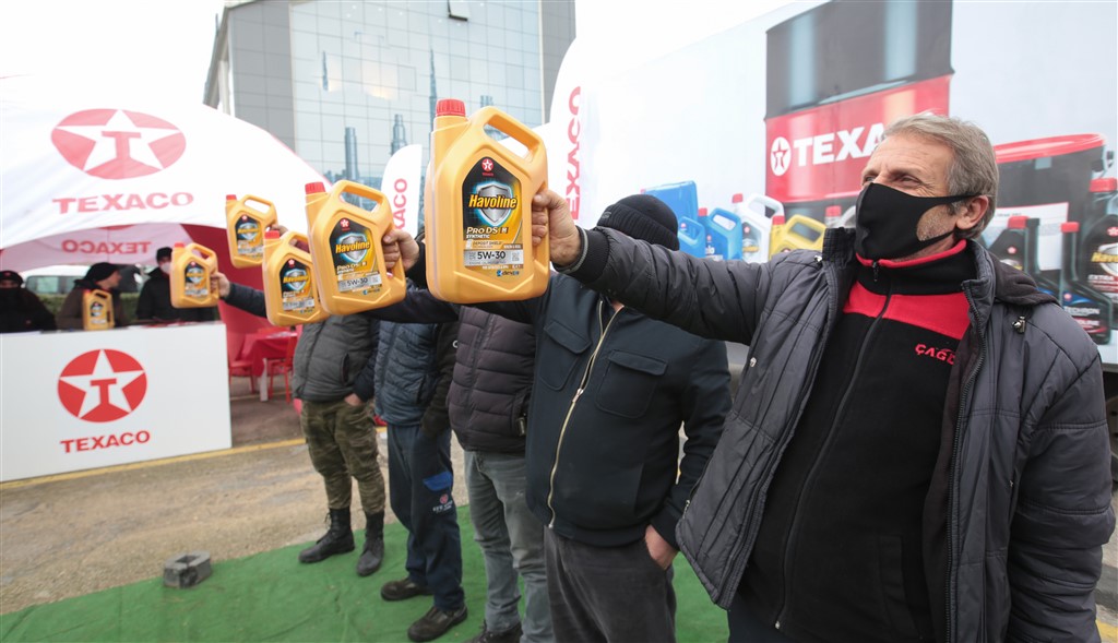 Texaco sahaya çıktı, ustalarla buluştu