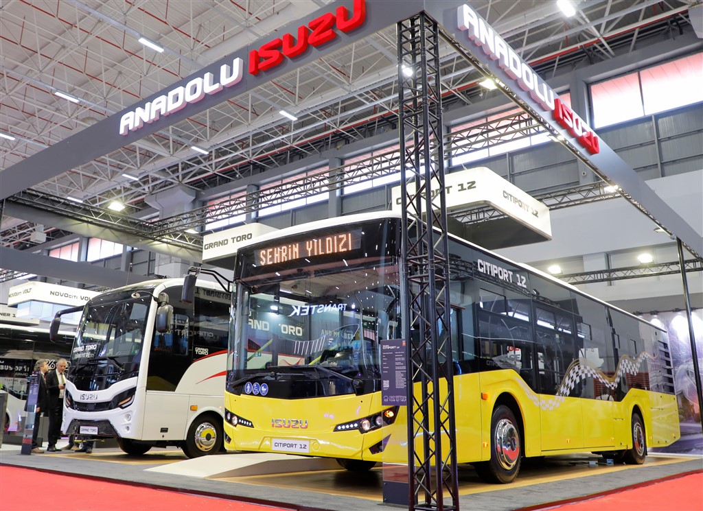 Anadolu Isuzu, Busworld Türkiye 2022 fuarında tam elektrikli ve alternatif yakıtlı modelleri ile yer aldı