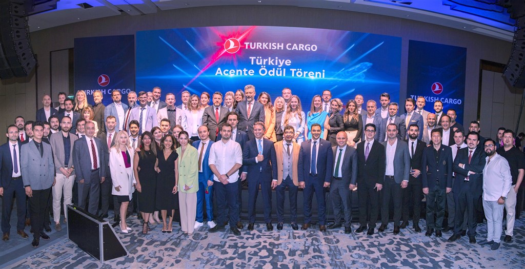 Turkish Cargo, Acente Ödül Töreni’nde iş ortaklarıyla bir araya geldi