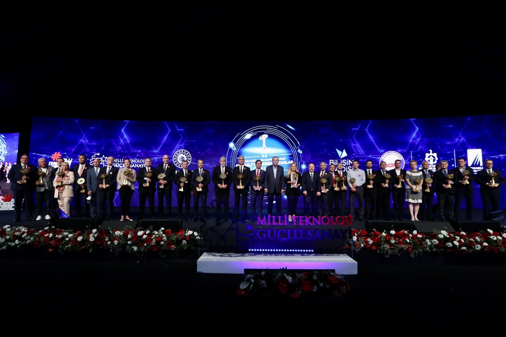 Prometeon Türkiye, istihdama katkısı ile Kocaeli’ye Değer Katanlar Ödülü’nü kazandı