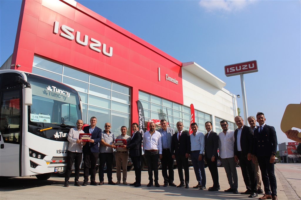 Anadolu Isuzu Kocaeli Yetkili SatıcısıFNC Otomotiv’den  Tuncay Seyahat’e  75 adet  Isuzu D-Max Pick-up ve Novo Lux midibüs teslimatı