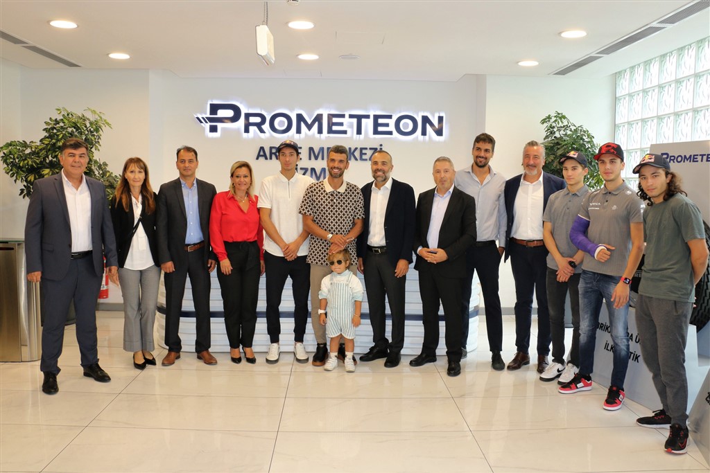 2021 Superbike Şampiyonu Toprak Razgatlıoğlu, Prometeon Türkiye Kocaeli fabrikasını ziyaret etti