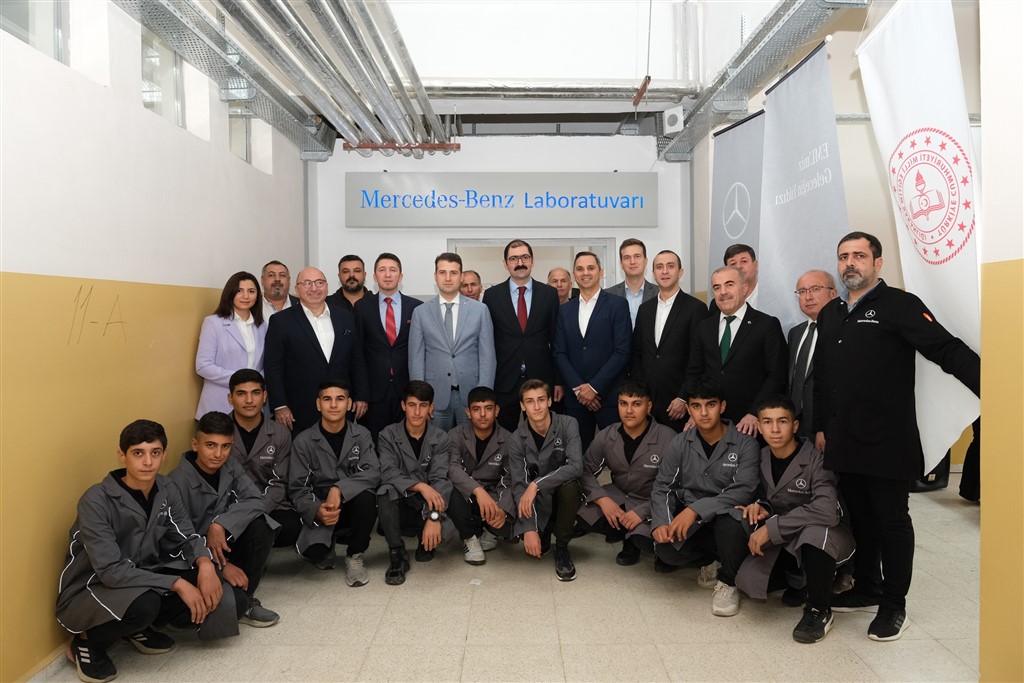 Mercedes-Benz Laboratuvarları’nın 32’ncisi Mardin’de açıldı