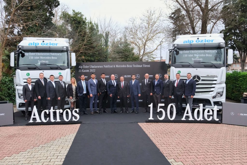 Alp Özler, Mercedes-Benz markalı 150 adet kamyonunu teslim aldı