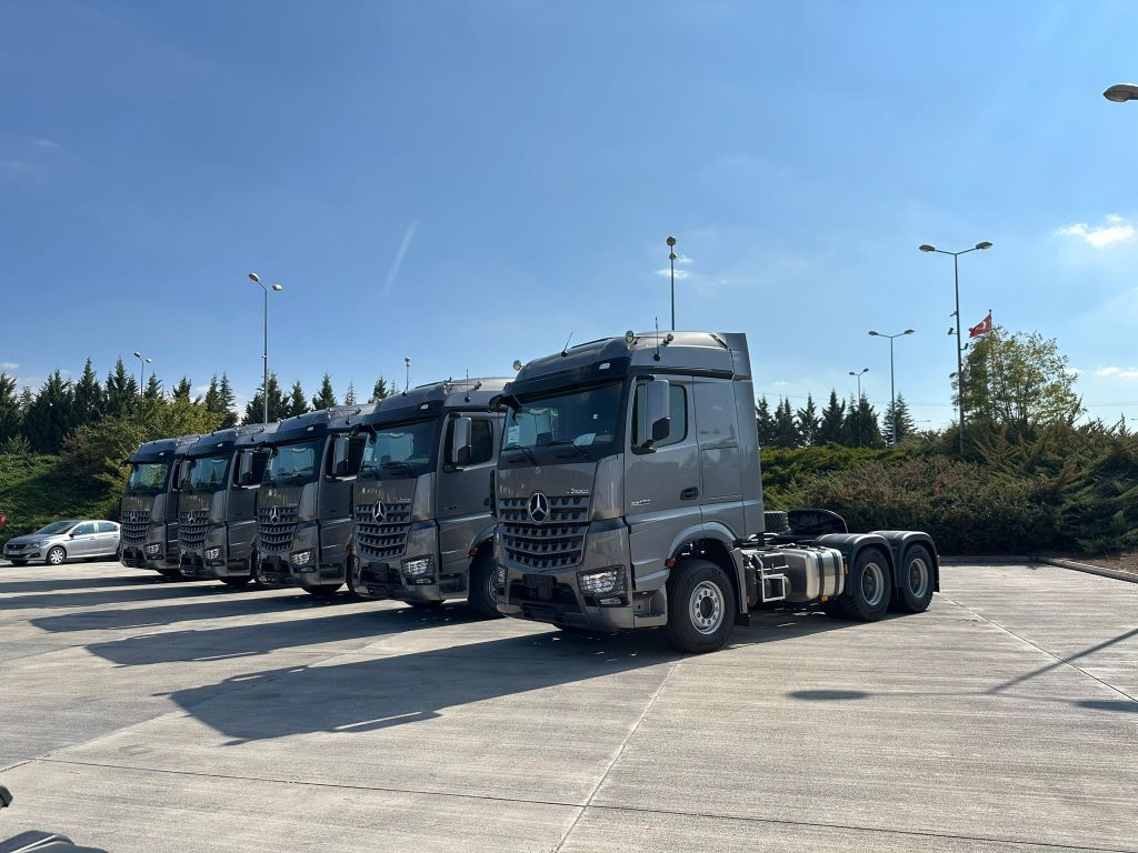 Işıklar Ağır Nakliyat, 15 adet Mercedes-Benz Arocs’u araç filosuna ekledi