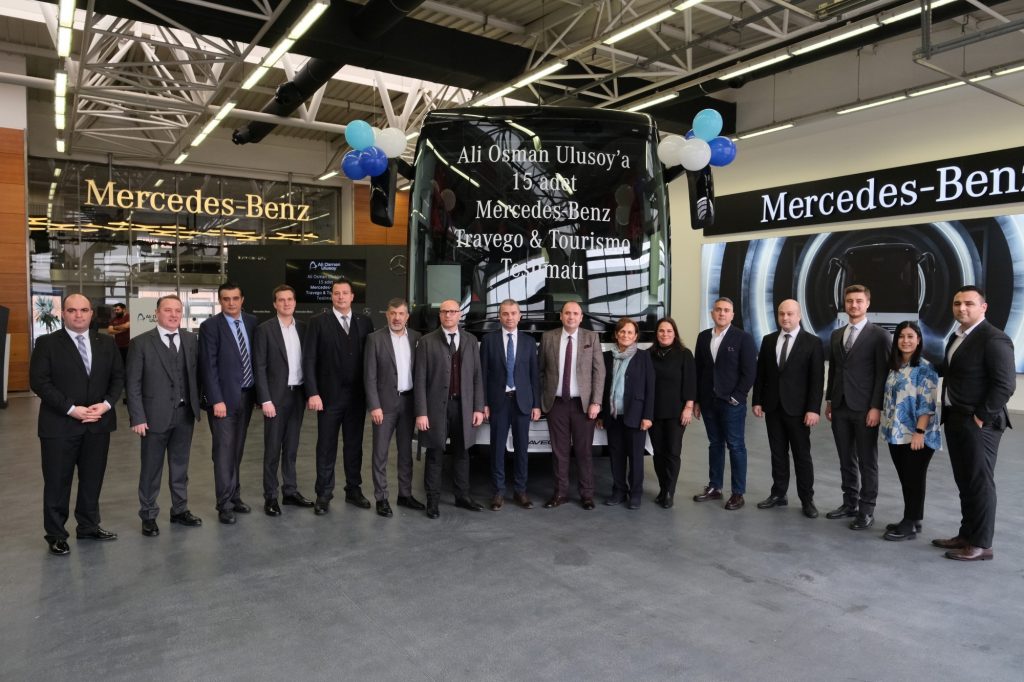 Mercedes-Benz Türk, Ali Osman Ulusoy Turizm’e 2022 yılında toplam 15 adet otobüs teslim etti