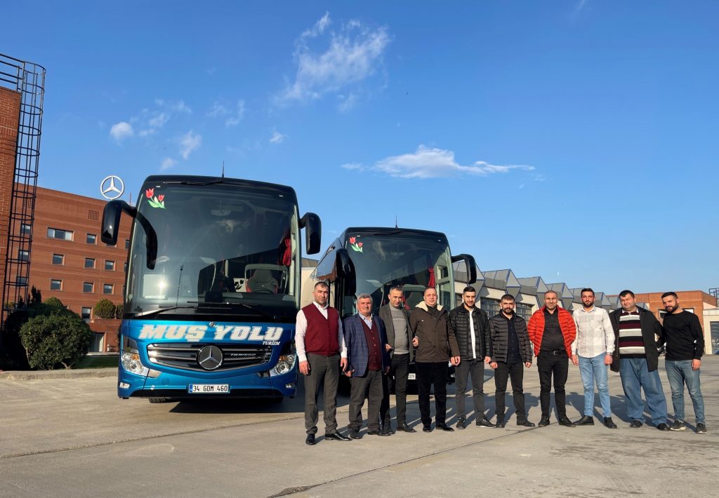 Mercedes-Benz Türk, 2023 yılının ilk otobüs teslimatını Muş Yolu Turizm’e gerçekleştirdi