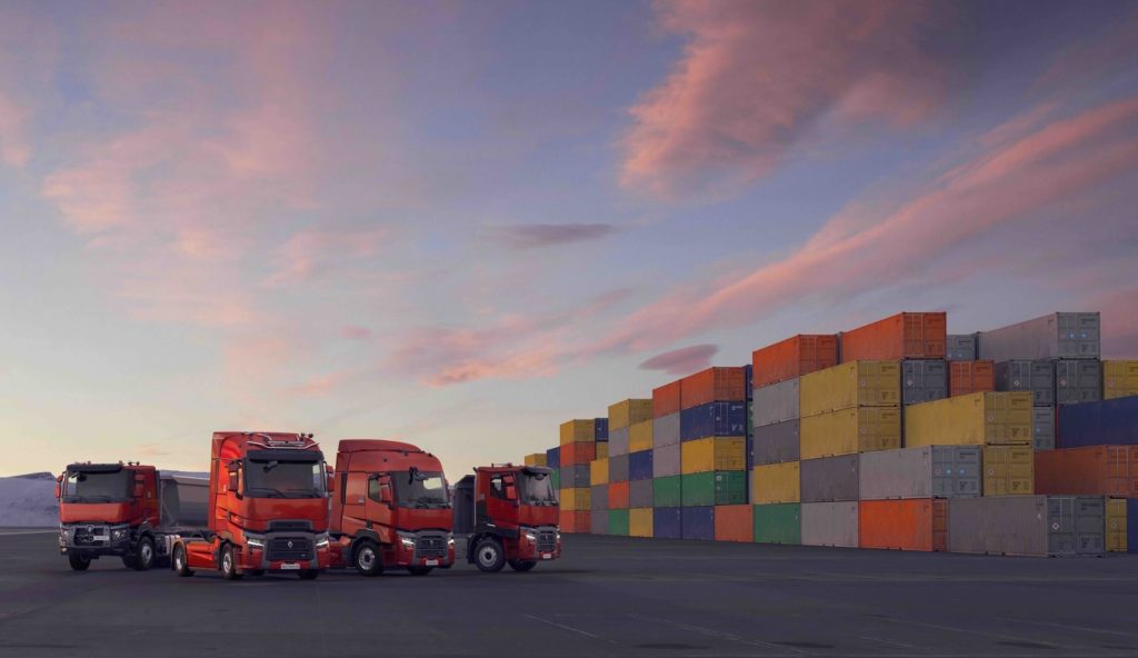Renault Trucks, ağır ticari segmentinde kabin içi özelliklerini dijitalleştiriyor vegüvenlik donanımlarını güçlendiriyor
