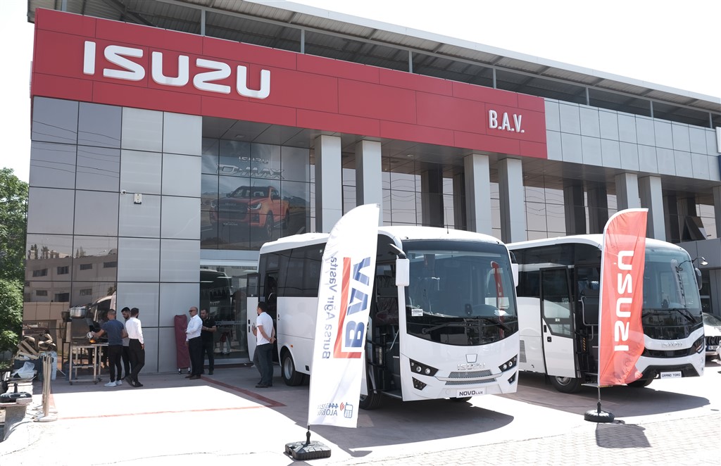 BURSA AĞIR VASITA’DAN OTOBÜS TANITIM ETKİNLİĞİ BAV, ISUZU OTOBÜSLERİ MÜŞTERİLERİYLE BULUŞTURDU