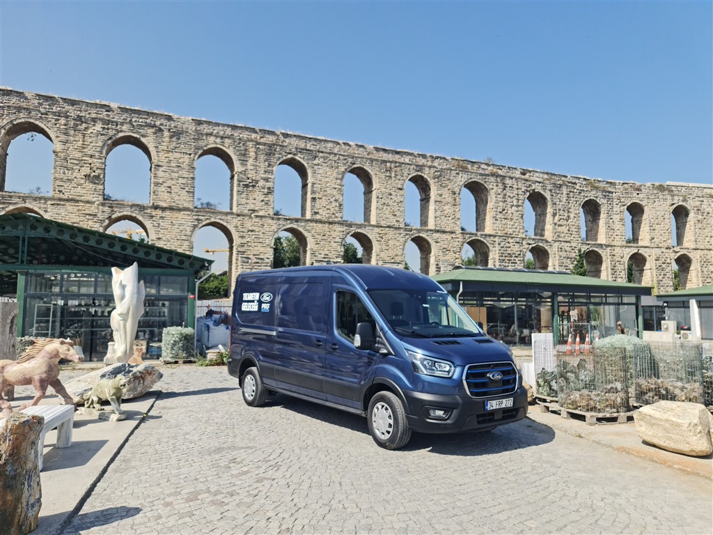 Ticarete Elektrik Takviyesi: Ford E-Transit