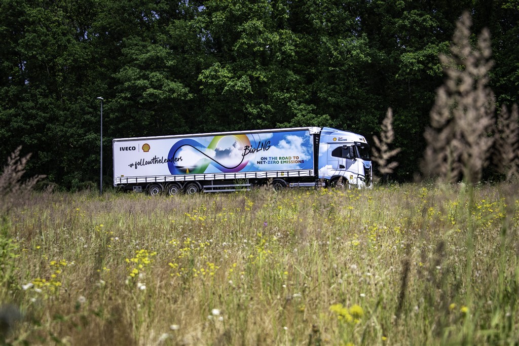 IVECO VE SHELL AĞIR YÜK TAŞICAMACILIĞINDA bioLNG’Yİ TANITMAK İÇİN İSTASYONLARA “NET-SIFIR EMİSYON YOLUNDA” TURU DÜZENLİYOR