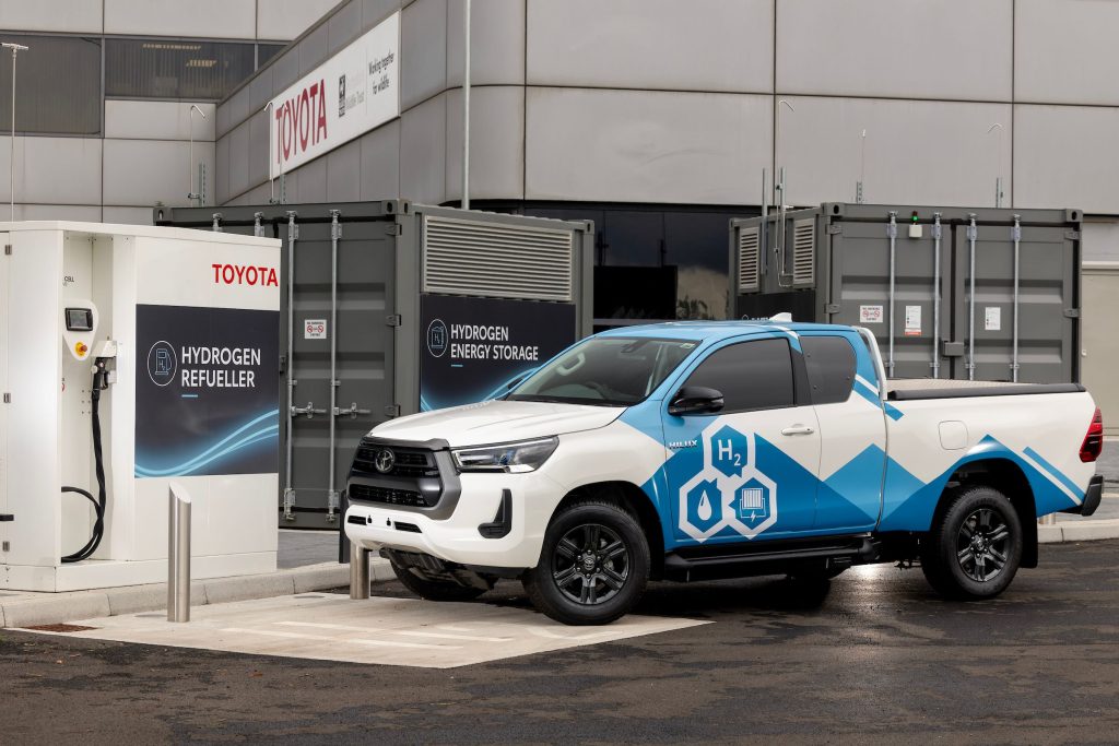 Toyota Hidrojen Yakıt Hücreli Hilux Prototipini Gösterdi