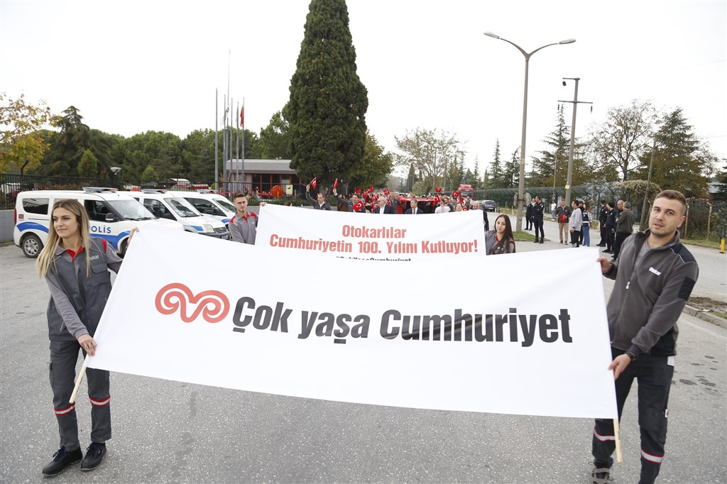 Otokar Çalışanlarından “Cumhuriyet” Yürüyüşü