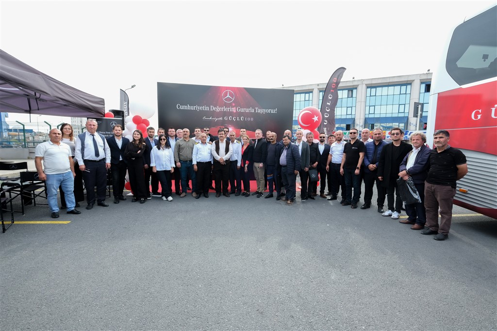 Mercedes-Benz Türk, Cumhuriyet’in 100’üncü Yılını Otobüs Kaptanlarıyla Kutladı