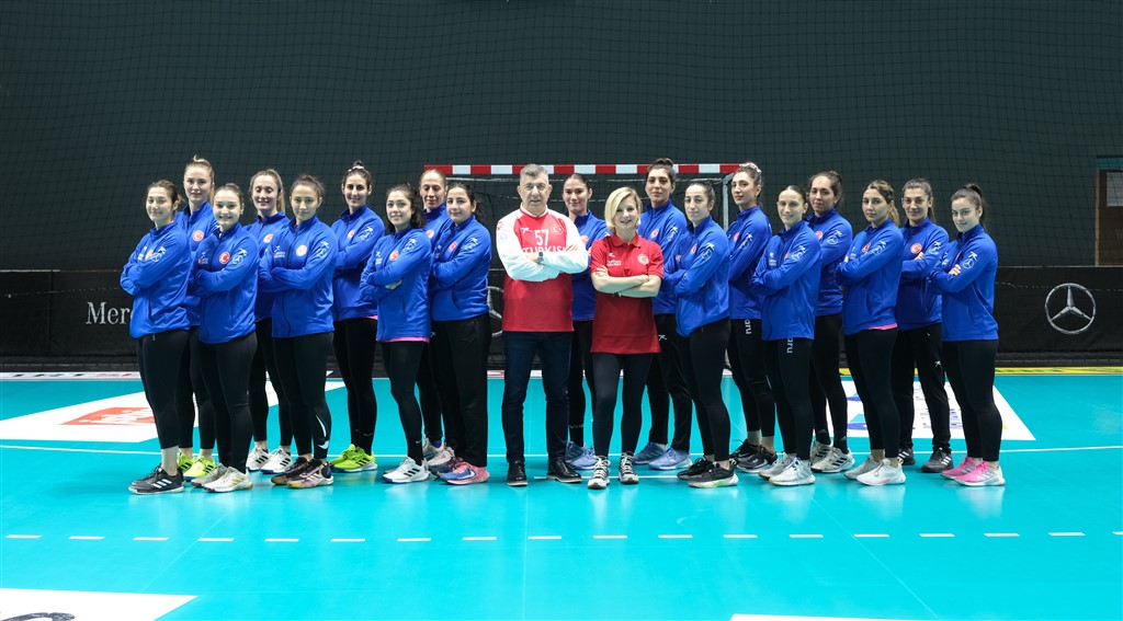 Mercedes-Benz Türk, Türkiye A Milli Kadın Hentbol Takımı’nın Başarısı için Yol Alacak