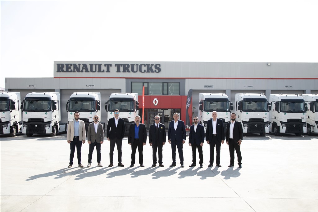Kayar firmaları, tek markalı Renault Trucks filosunu güncelliyor