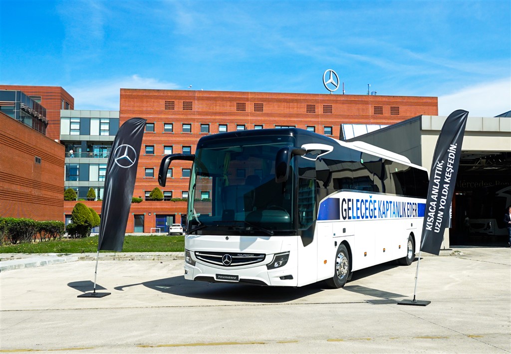 Yenilenen Mercedes-Benz Travego ve Tourismo ile Benzersiz Seyahat Deneyimine Hazır Olun!