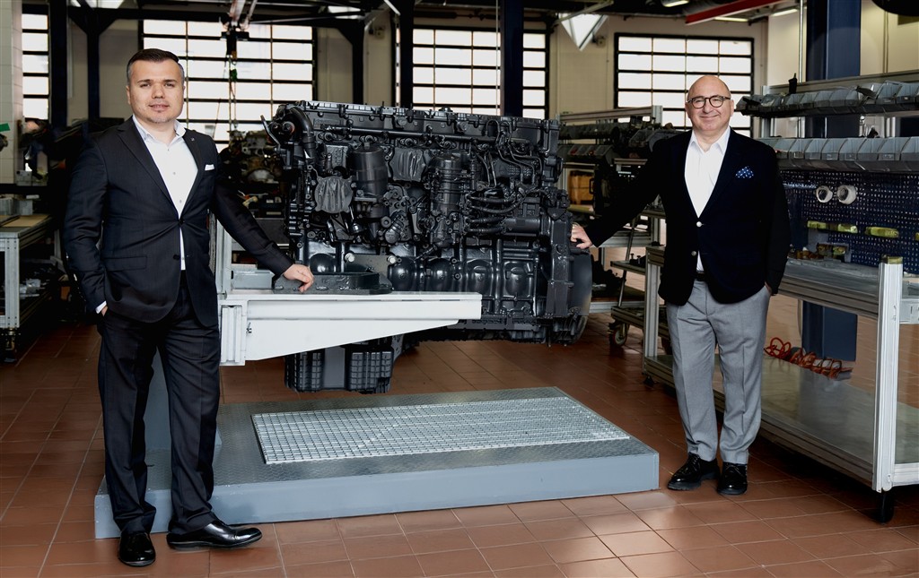 Mercedes-Benz Türk’ün Sıfır Gibi Motor programı yeni tesisinde müşterilerine daha da hızlı ve kaliteli hizmet sunuyor
