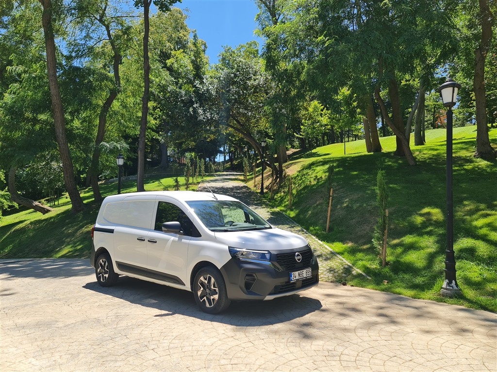 Nissan Townstar Van: Şehirli Profesyonellere Akıllı Alternatif