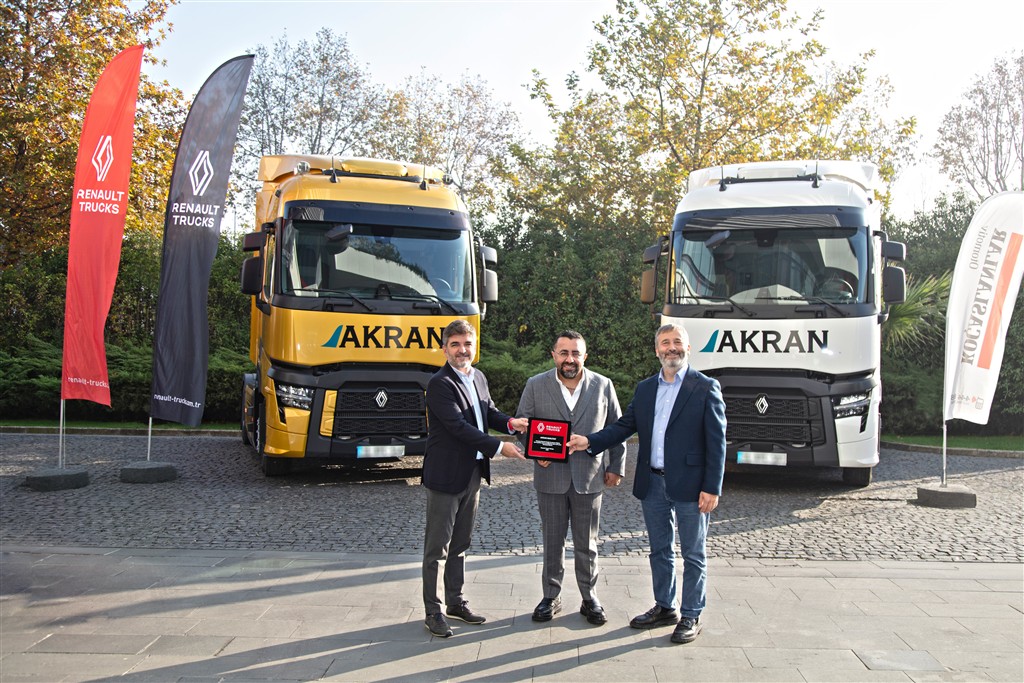 Akran Grup, filosunu yeniden Renault Trucks T480 ile gençleştiriyor